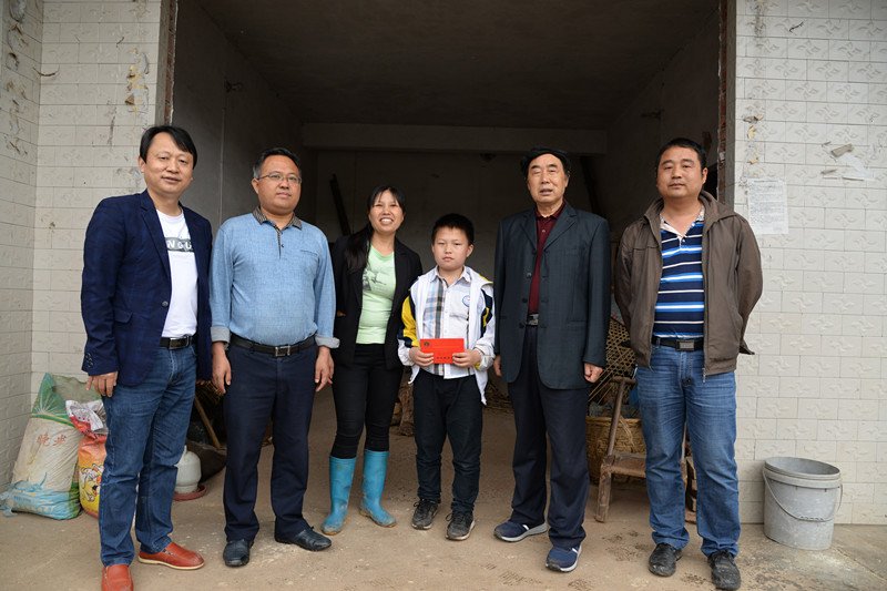 对照阅读帮助他们共筑成长路 圆就期望