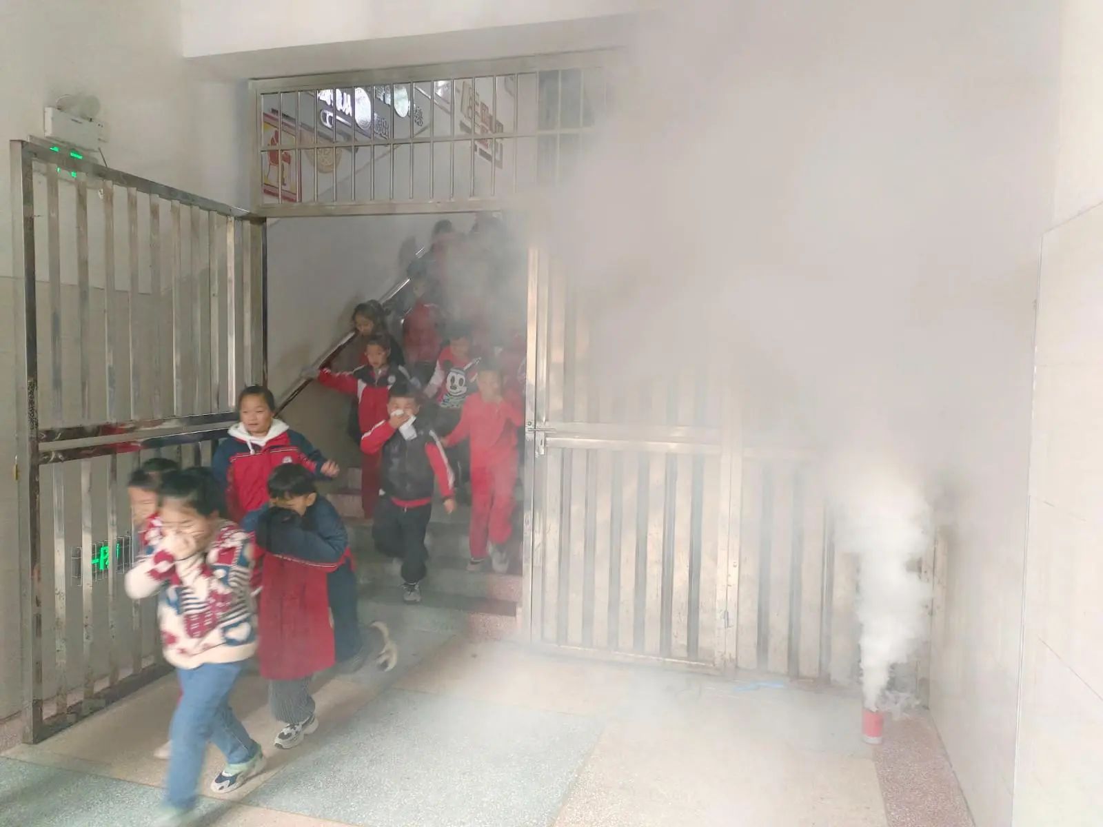 咨询热线